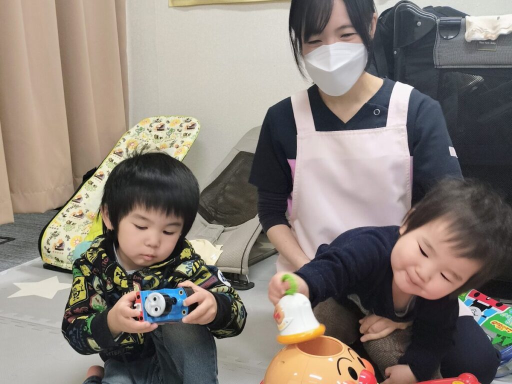 保育士と兄弟